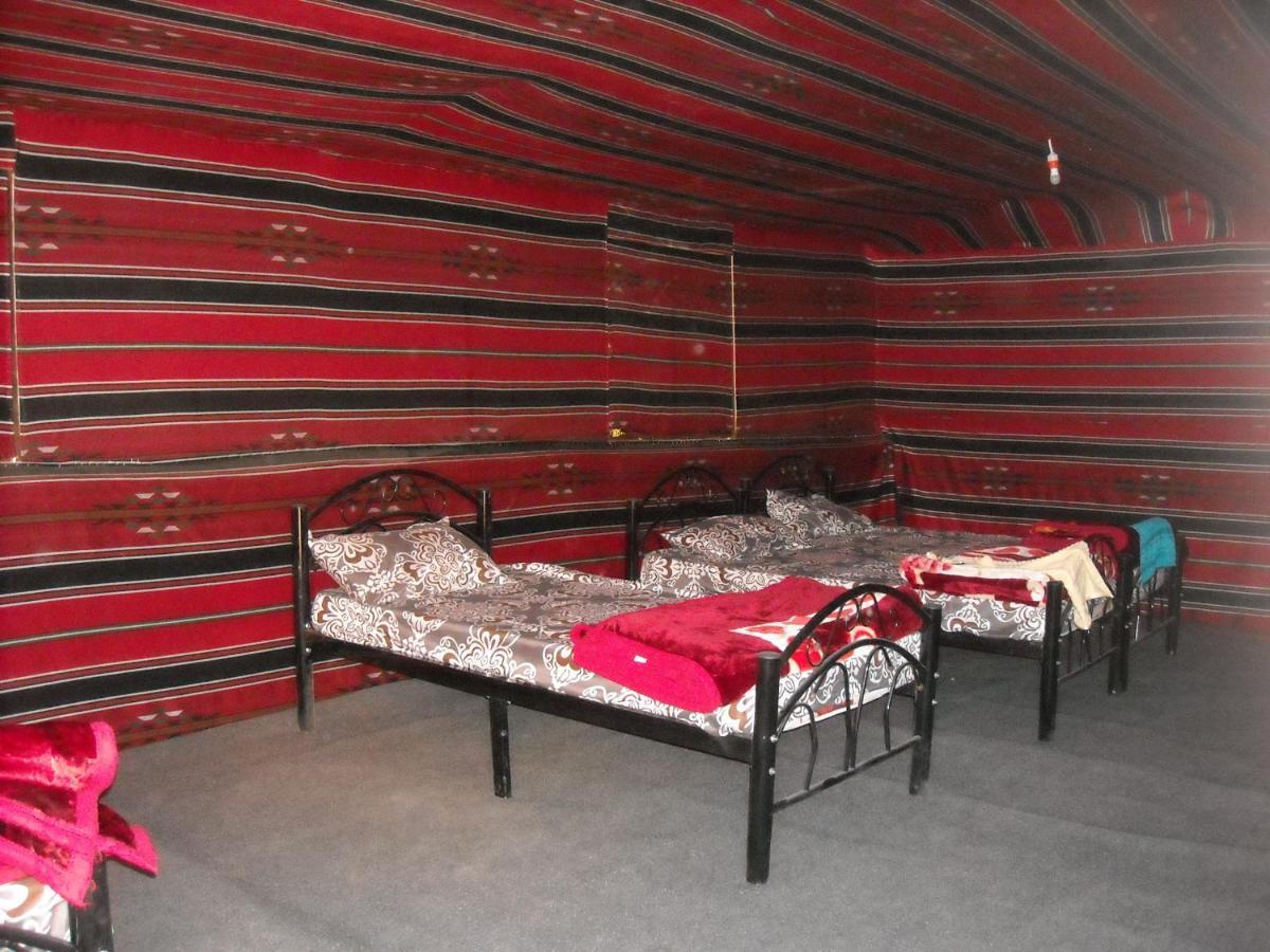 Hotel Bedouin House Camp Wadi Rum Esterno foto