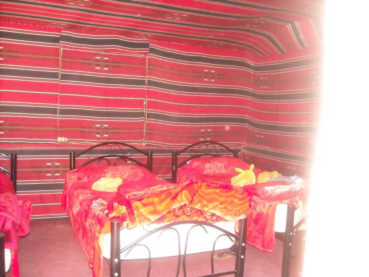 Hotel Bedouin House Camp Wadi Rum Esterno foto