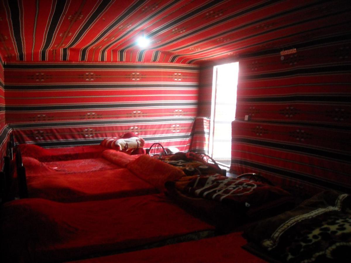 Hotel Bedouin House Camp Wadi Rum Esterno foto