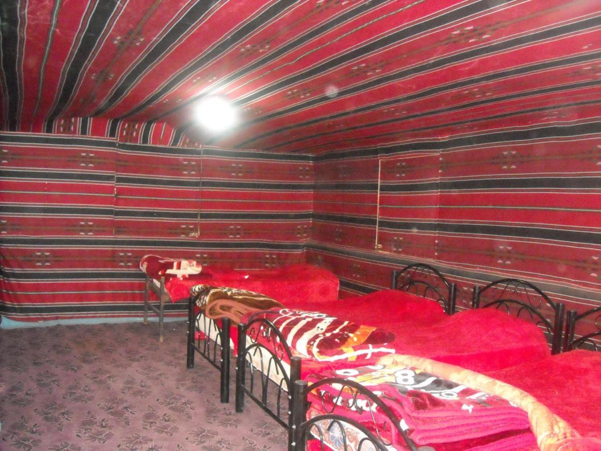 Hotel Bedouin House Camp Wadi Rum Esterno foto