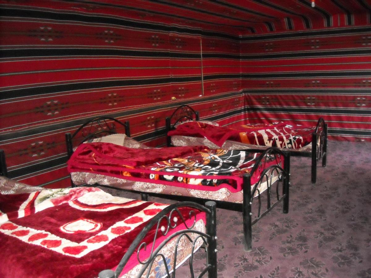 Hotel Bedouin House Camp Wadi Rum Esterno foto