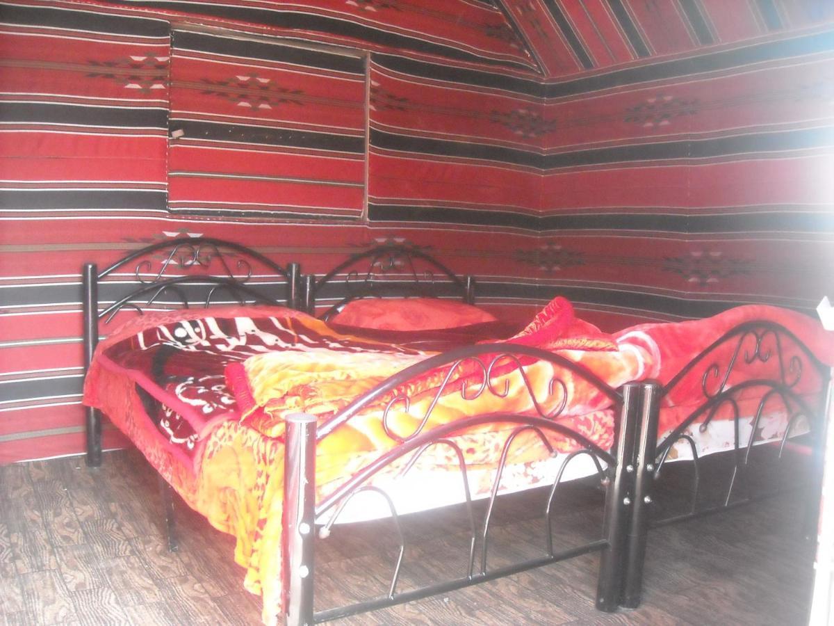 Hotel Bedouin House Camp Wadi Rum Esterno foto