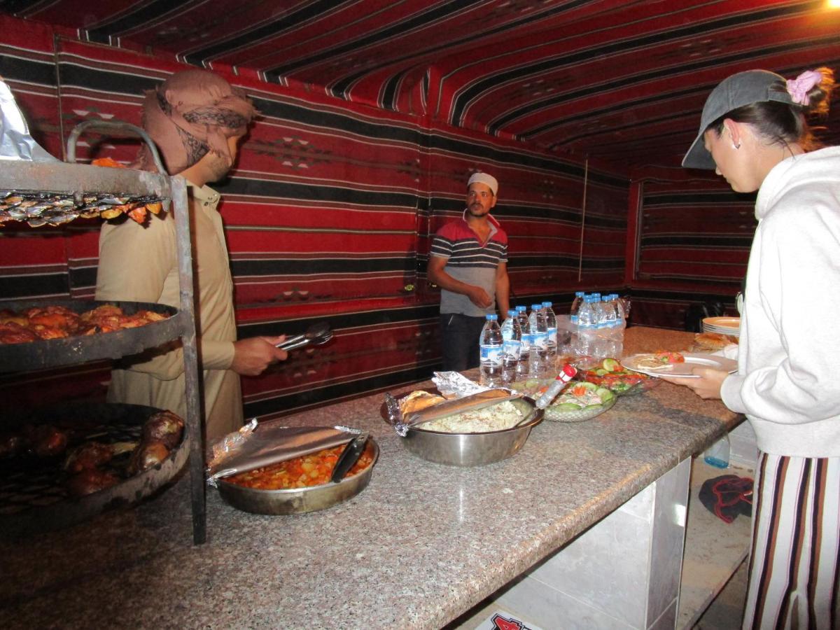 Hotel Bedouin House Camp Wadi Rum Esterno foto