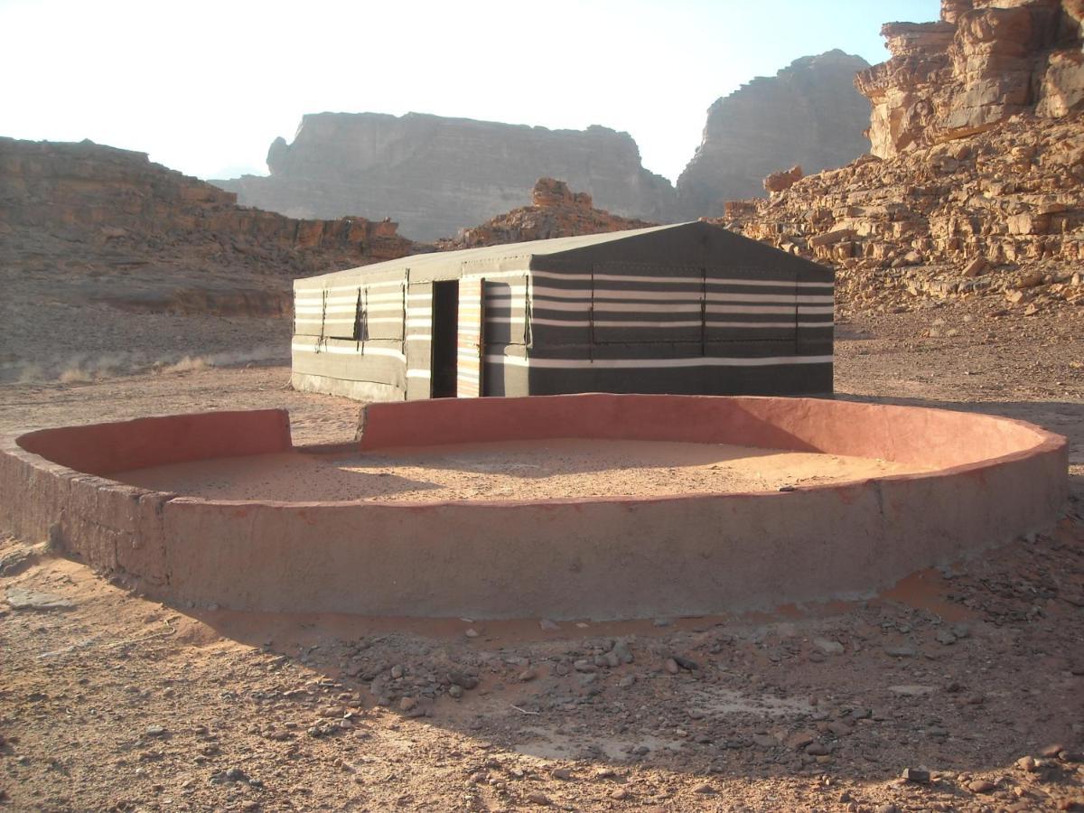 Hotel Bedouin House Camp Wadi Rum Esterno foto