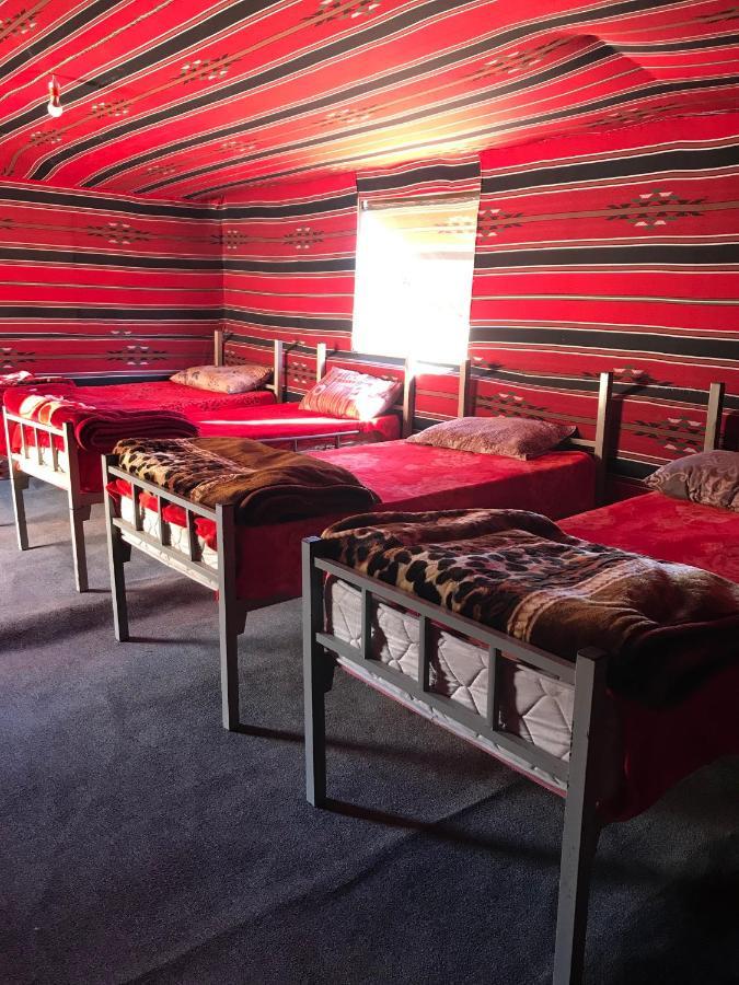 Hotel Bedouin House Camp Wadi Rum Esterno foto