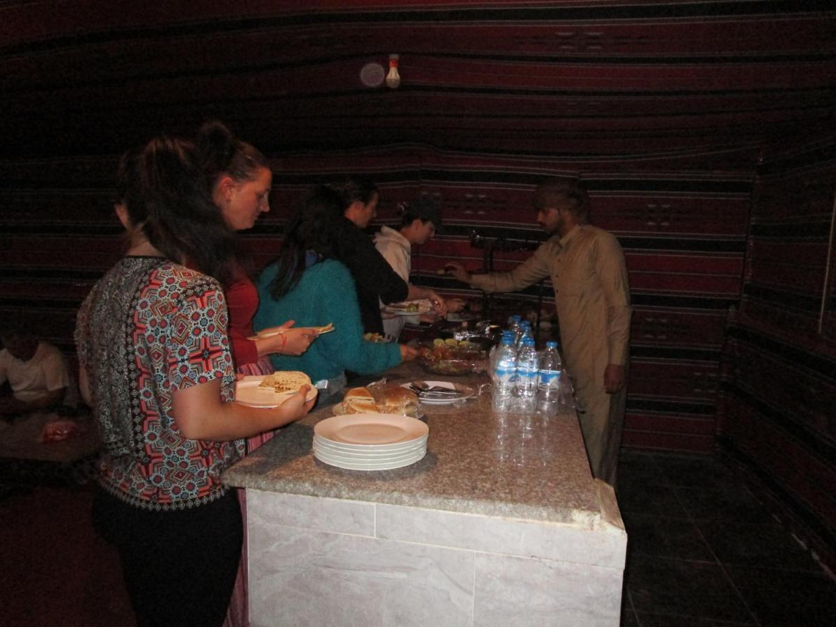 Hotel Bedouin House Camp Wadi Rum Esterno foto