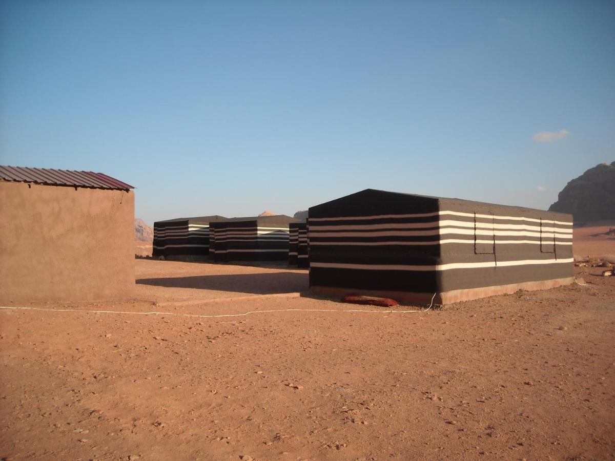 Hotel Bedouin House Camp Wadi Rum Esterno foto