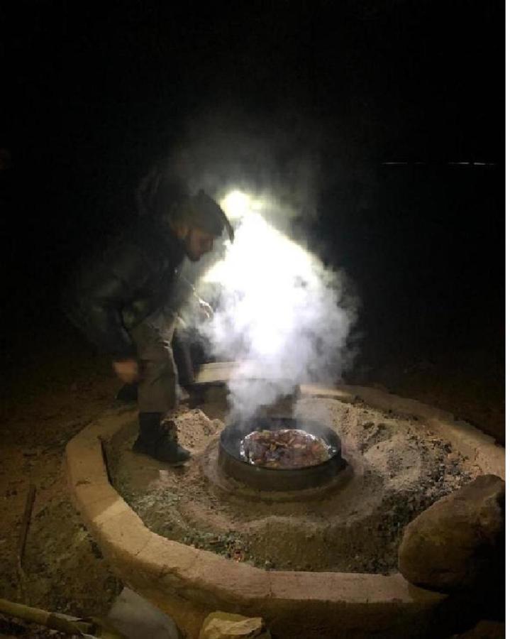 Hotel Bedouin House Camp Wadi Rum Esterno foto