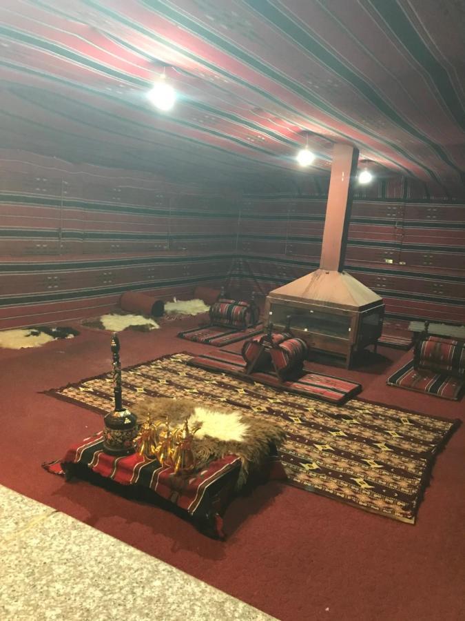 Hotel Bedouin House Camp Wadi Rum Esterno foto