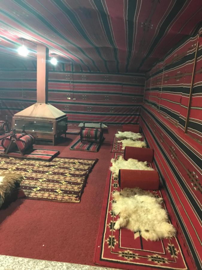 Hotel Bedouin House Camp Wadi Rum Esterno foto