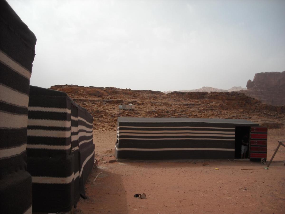 Hotel Bedouin House Camp Wadi Rum Esterno foto