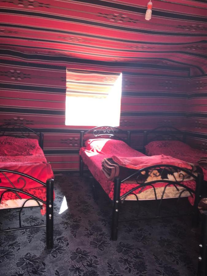 Hotel Bedouin House Camp Wadi Rum Esterno foto