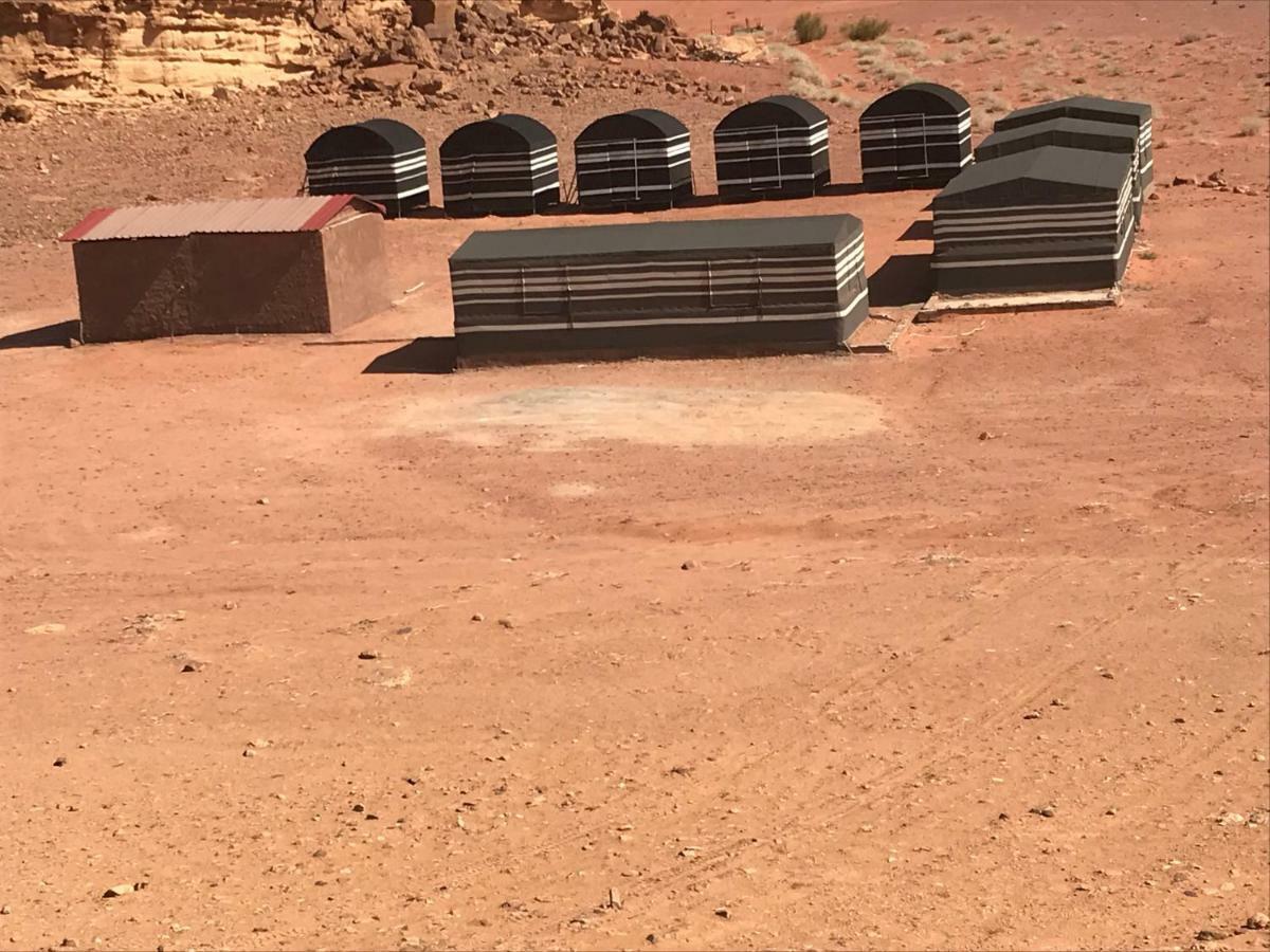 Hotel Bedouin House Camp Wadi Rum Esterno foto