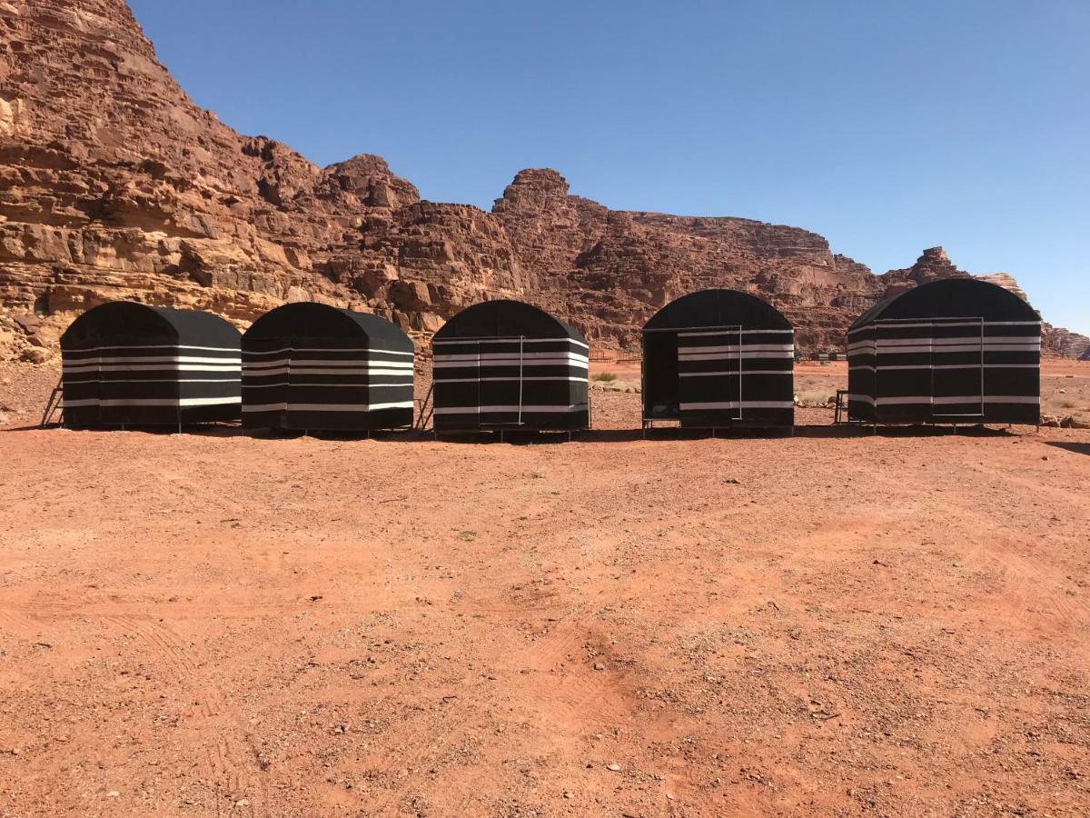 Hotel Bedouin House Camp Wadi Rum Esterno foto